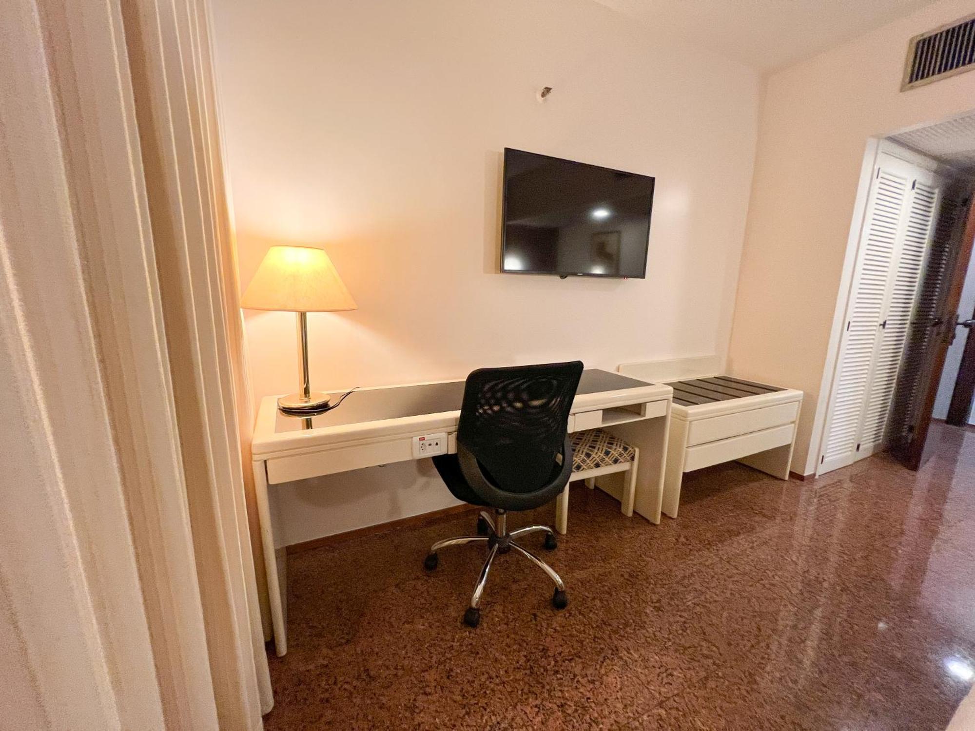 Castro'S Park Hotel Гояния Екстериор снимка